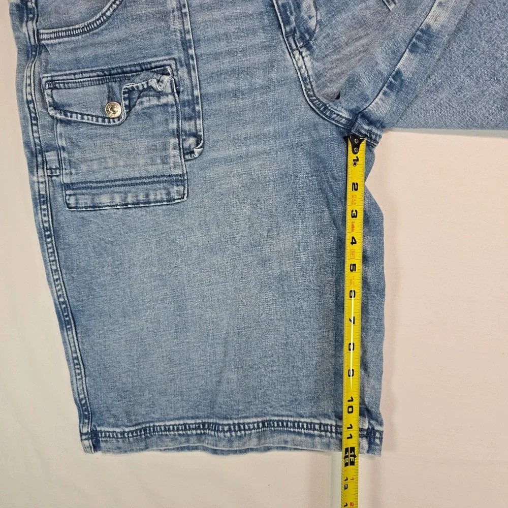 American Eagle Womens 16 Cargo Denim Shorts Light Wash Stretch Real Good Utility